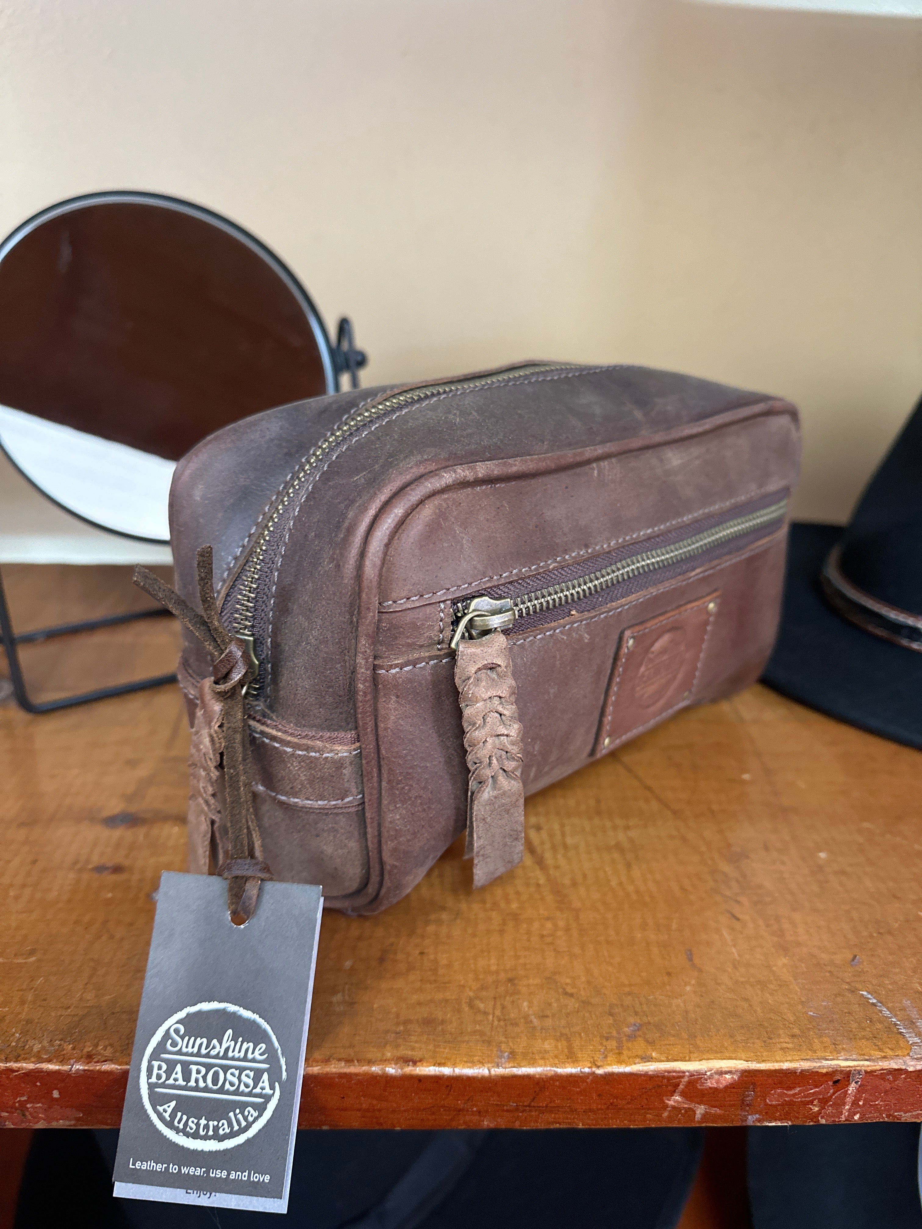 Sunshine Barossa Australia Leather Toiletry Bag / Wash Bag